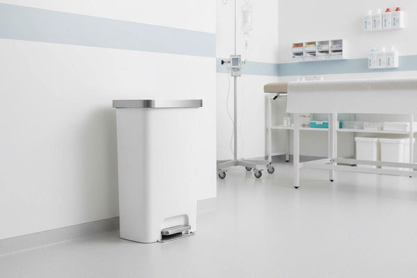 Medische afvalbakken voor klinieken en praktijken volgens de eisen van 2026